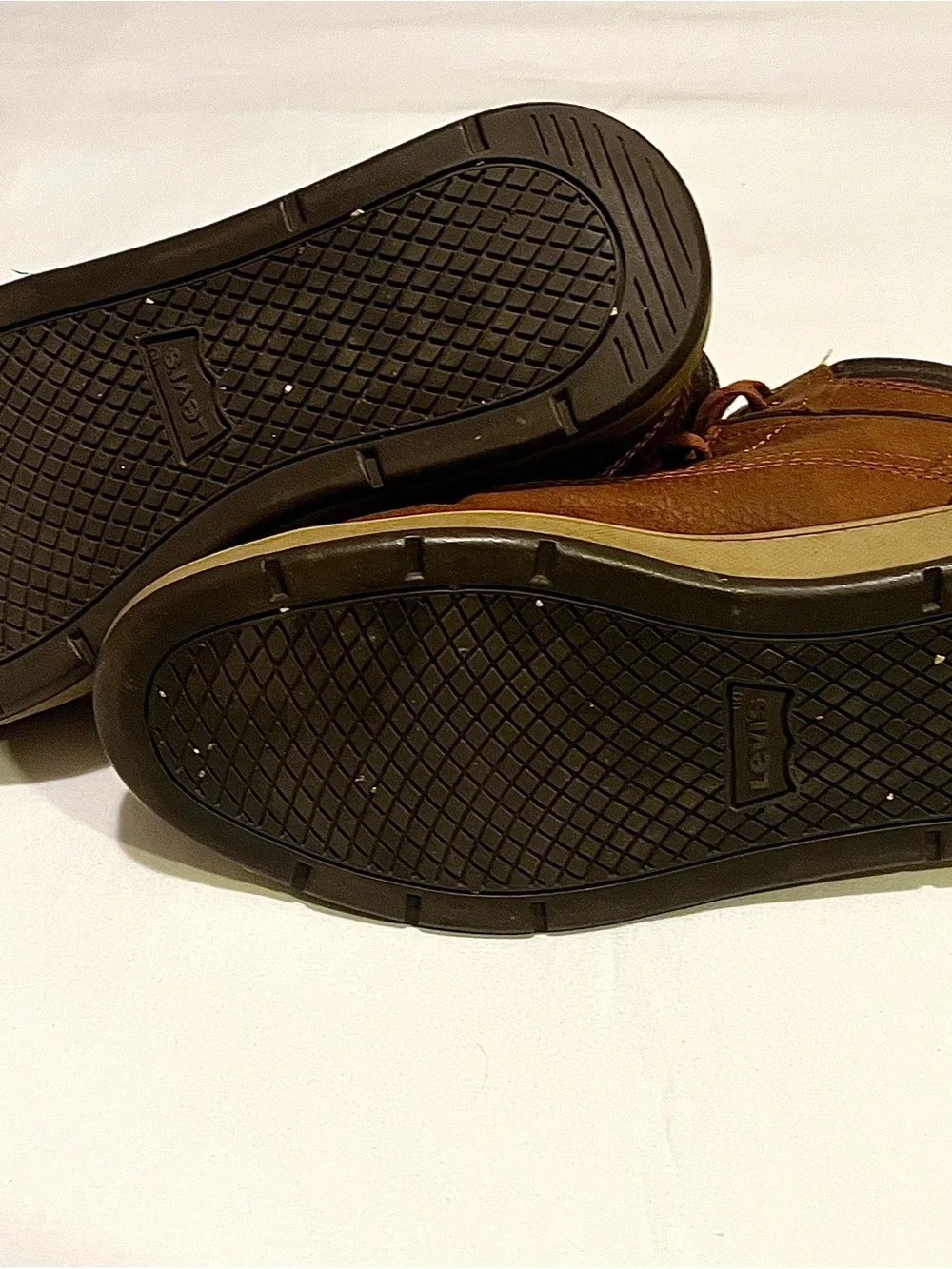 Men’s Sz 8 brown high-top lifestyle sneakers